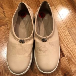 Eileen Fisher leather sneaker